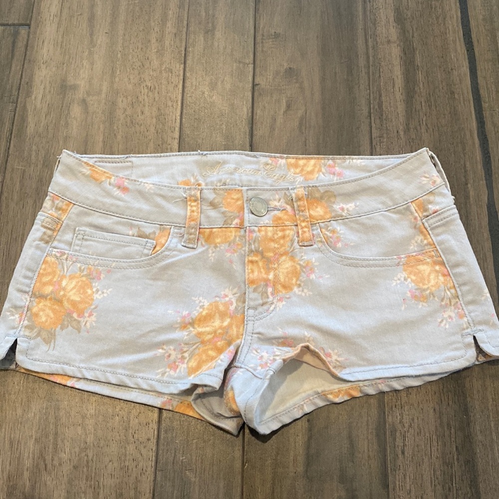 American Eagle Stretch Denim Blue & Peach Orange‎ Floral Jean Shorts Size 6